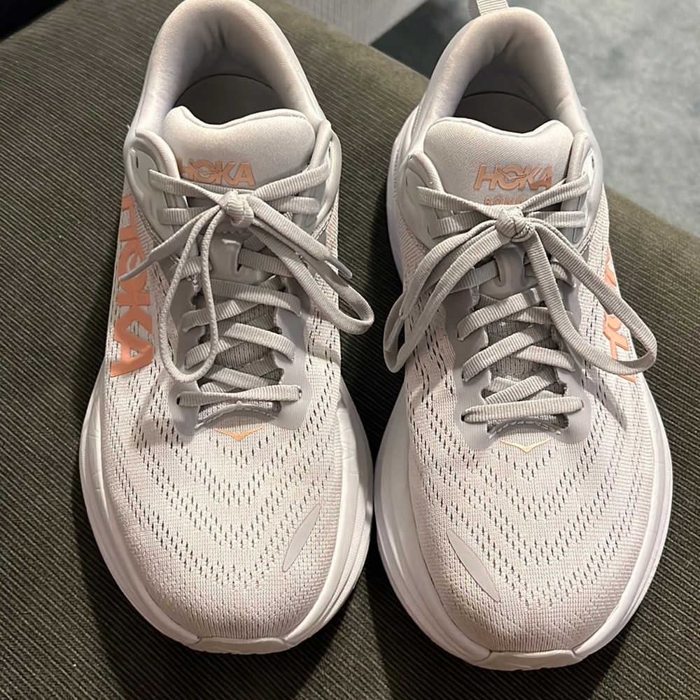 Hoka Bondi